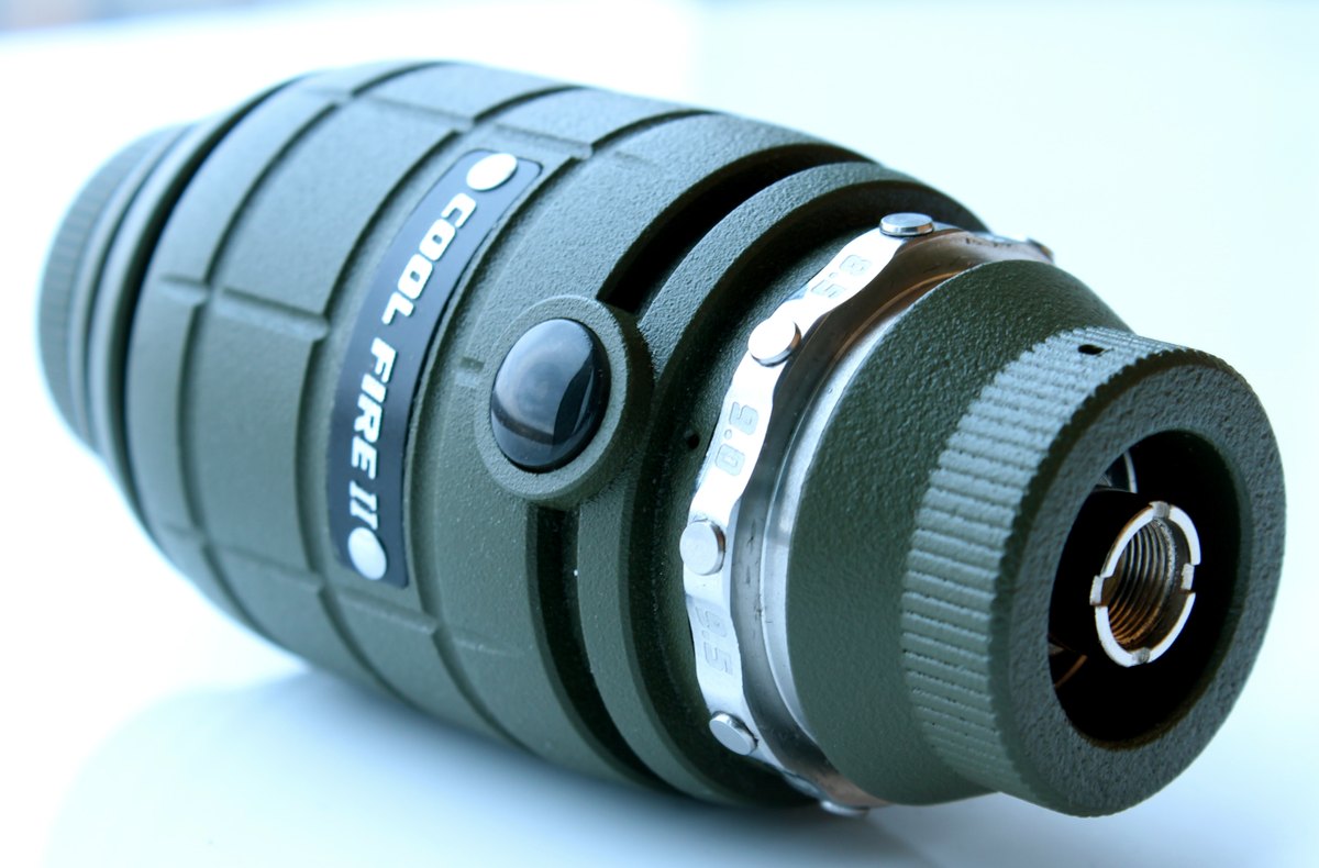 Vape mod and tank with an adjustable airflow ring